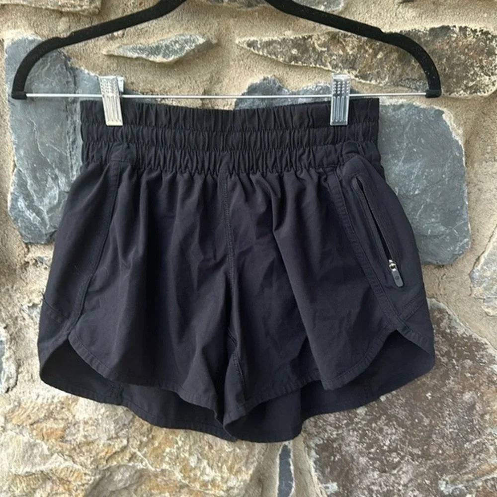 Lululemon Athletica Tracker Short V *4
